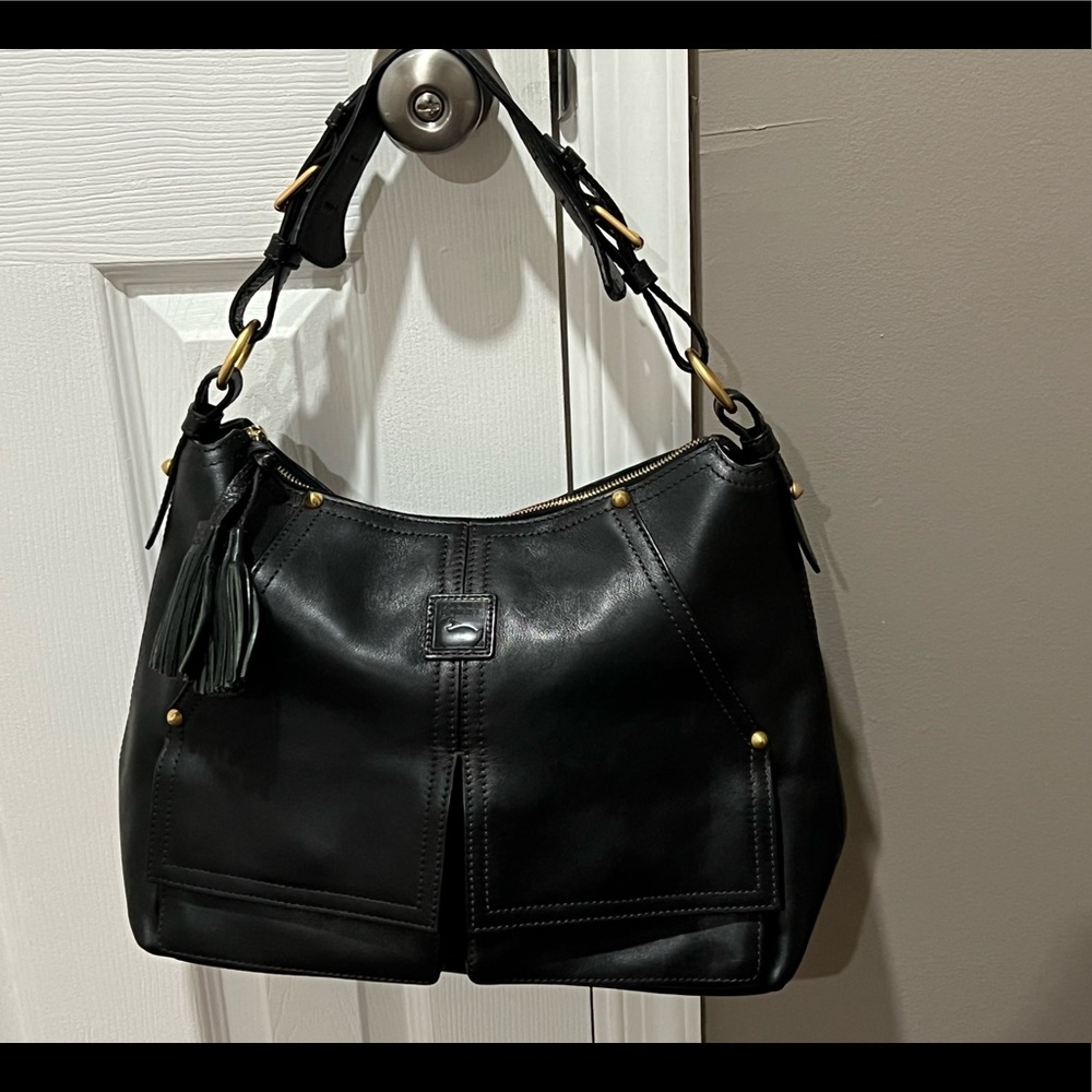 DOONEY & BOURKE LEATHER SHOULDER BAG